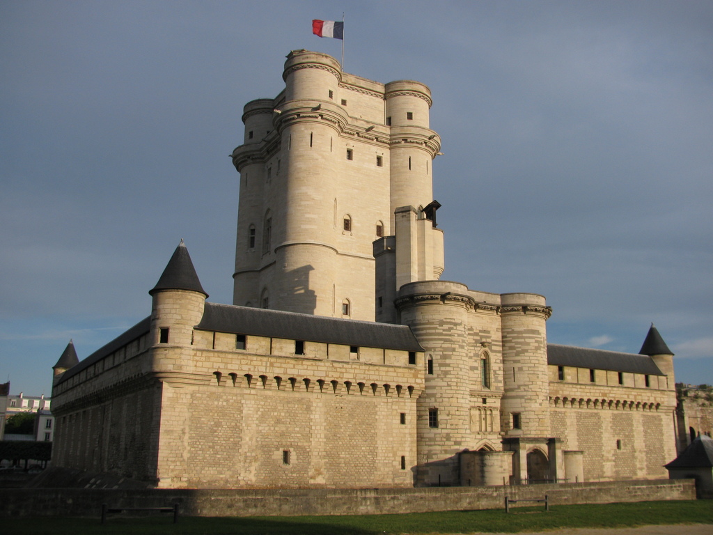 http://danieljanicot.files.wordpress.com/2012/05/chateau-vincennes-fr.jpg